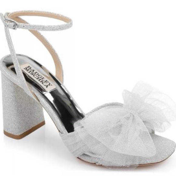 Badgley Mischka Tess Silver Glittery Sandal Size 6 Retail Price $215 - Picture 1 of 14